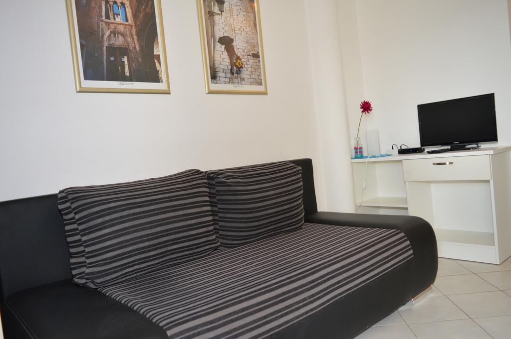 Permarinus Apartments Podstrana Habitación foto